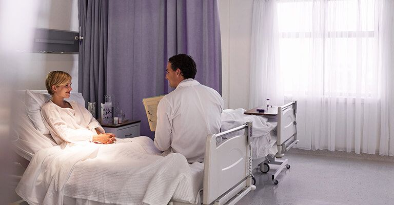 Imagem de uma paciente internada no Hospital Pró-Cardíaco.
